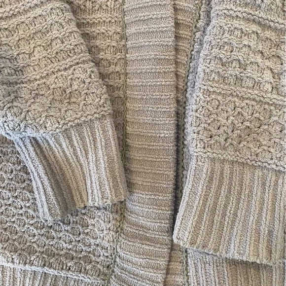 Moon + Madison sweater size lg - Picture 4 of 4